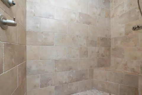 Bath - 66 Corunna St, Saint Augustine, FL 32084 photo 4 of 6