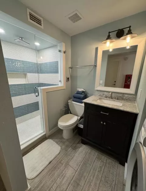 Bath - 66 Corunna St, Saint Augustine, FL 32084 photo 5 of 6
