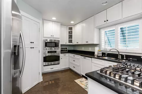 Kitchen - 66 Corunna St, Saint Augustine, FL 32084 photo 3 of 7