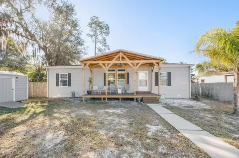 6005 E 7th Mnr, Palatka, FL 32177