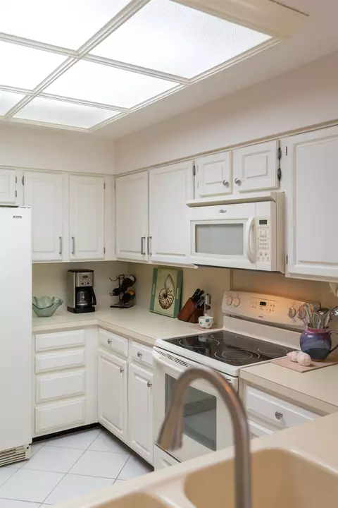 Kitchen - 6170 A1a S UNIT 310, Saint Augustine, FL 32080 photo 6 of 6