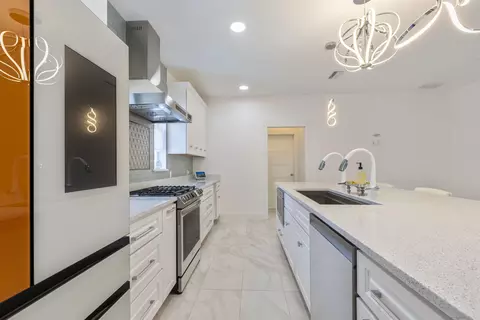 Kitchen - 38 Dufferin St, Saint Augustine, FL 32084 photo 4 of 5