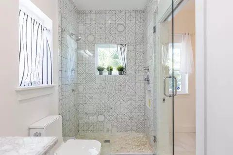 Bath - 38 Dufferin St, Saint Augustine, FL 32084 photo 6 of 7