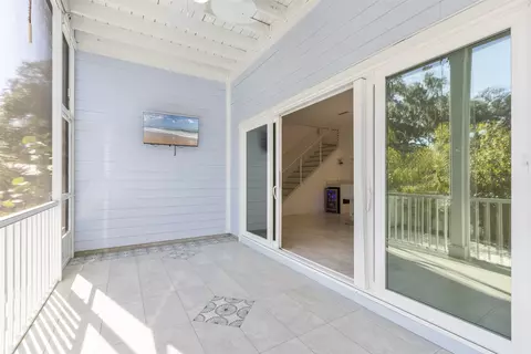 Exterior - 38 Dufferin St, Saint Augustine, FL 32084 photo 5 of 22