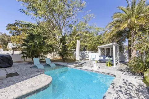 Exterior - 38 Dufferin St, Saint Augustine, FL 32084 photo 7 of 22