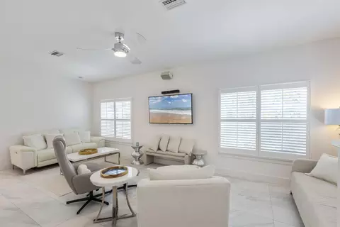 Living - 38 Dufferin St, Saint Augustine, FL 32084 photo 4 of 4