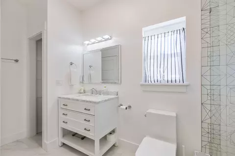 Bath - 38 Dufferin St, Saint Augustine, FL 32084 photo 7 of 7
