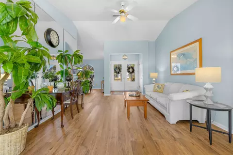 Entry Way - 655 E Bianca Cir, Saint Augustine, FL 32086 photo 2 of 2