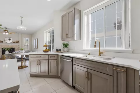 Kitchen - 9162 August Cir, Saint Augustine, FL 32080 photo 4 of 6