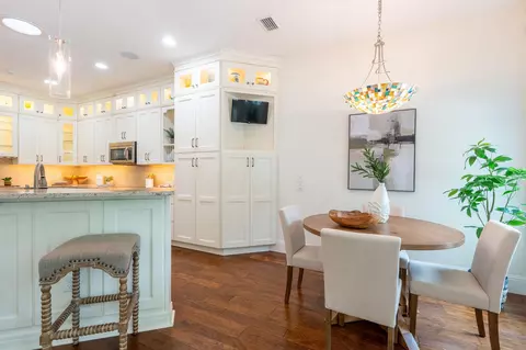 Dining - 909 Sandy Beach Cir, Saint Augustine, FL 32080 photo 5 of 7