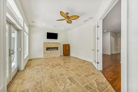 Living - 909 Sandy Beach Cir, Saint Augustine, FL 32080 photo 3 of 4
