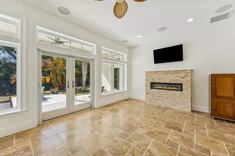 Living - 909 Sandy Beach Cir, Saint Augustine, FL 32080 photo 4 of 4