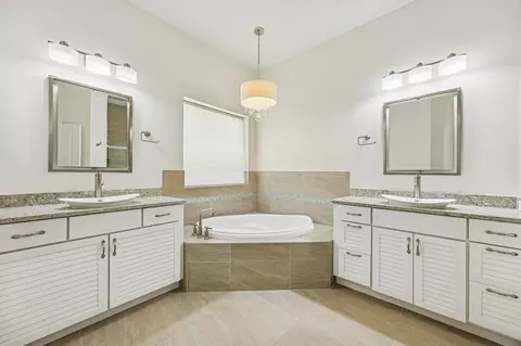Bath - 909 Sandy Beach Cir, Saint Augustine, FL 32080 photo 1 of 5