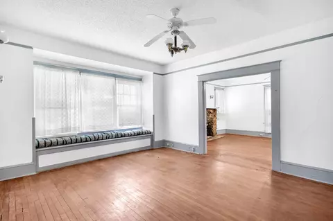 Living - 134 Washington St, Saint Augustine, FL 32084 photo 1 of 6