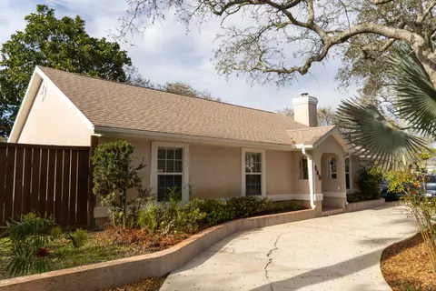 240 Micklers Rd, Saint Augustine, FL 32080