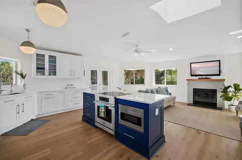 Kitchen - 7 Sabor De Sal Rd, Saint Augustine, FL 32080 photo 3 of 6