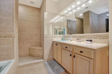Bath - 16 May St, Saint Augustine, FL 32084 photo 6 of 8