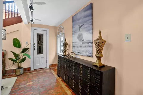 Entry Way - 16 May St, Saint Augustine, FL 32084 photo 6 of 8