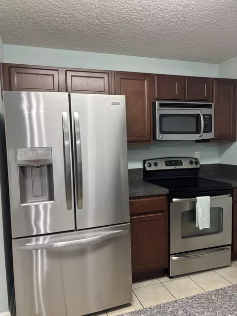 Kitchen - 240 Golden Lake Loop, Saint Augustine, FL 32084 photo 2 of 2