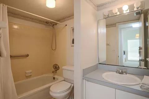 Bath - 6300 S A1a #B5-1TH, Saint Augustine, FL 32080 photo 3 of 3