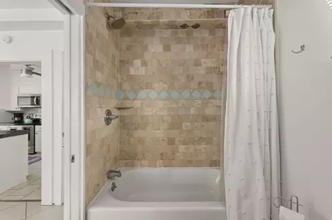 Bath - 8 Poinciana Ave, Saint Augustine, FL 32084 photo 2 of 4