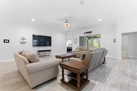Living - 271 Lost Lake Dr, Saint Augustine, FL 32086 photo 1 of 2
