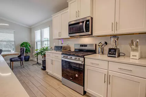Kitchen - 721 Narvarez Ave, Saint Augustine, FL 32084 photo 5 of 8