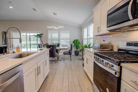 Kitchen - 721 Narvarez Ave, Saint Augustine, FL 32084 photo 6 of 8