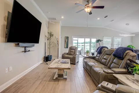Living - 721 Narvarez Ave, Saint Augustine, FL 32084 photo 1 of 2