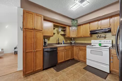 Kitchen - 5296 Timucua Cir, Saint Augustine, FL 32086 photo 1 of 5