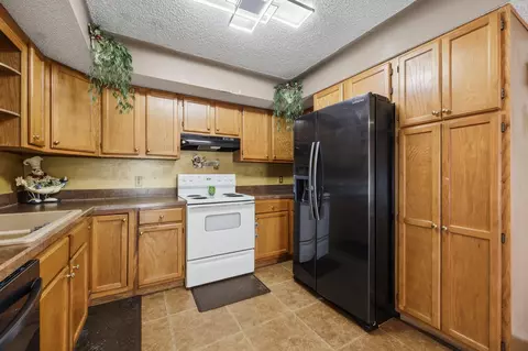 Kitchen - 5296 Timucua Cir, Saint Augustine, FL 32086 photo 2 of 5