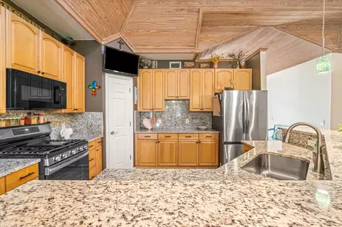 Kitchen - 1440 Corunna St, Saint Augustine, FL 32080 photo 6 of 7