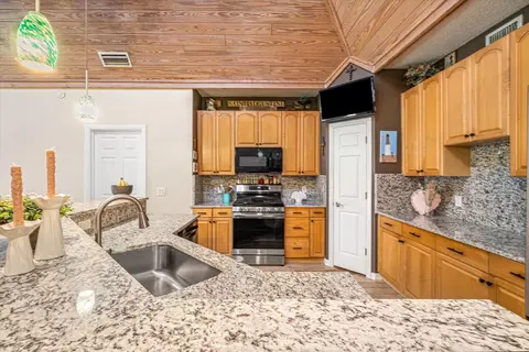 Kitchen - 1440 Corunna St, Saint Augustine, FL 32080 photo 4 of 7