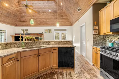 Kitchen - 1440 Corunna St, Saint Augustine, FL 32080 photo 5 of 7