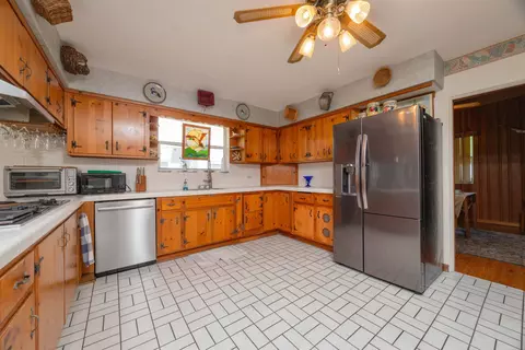 Kitchen - 124 Inlet Dr, Saint Augustine, FL 32080 photo 2 of 2