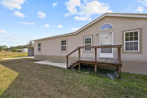 305 Palmetto Bluff Rd, Palatka, FL 32177