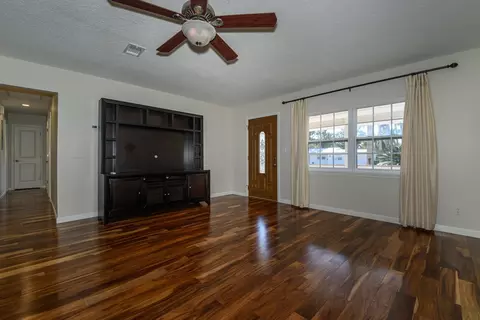 Living - 468 Arricola Ave, Saint Augustine, FL 32080 photo 4 of 5