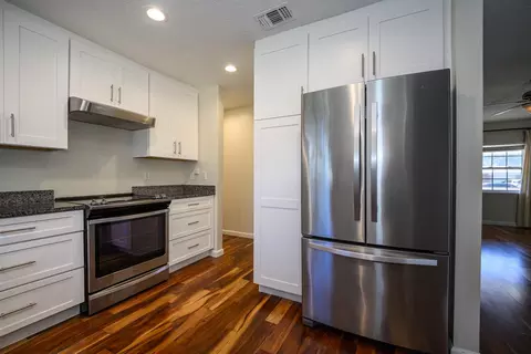Kitchen - 468 Arricola Ave, Saint Augustine, FL 32080 photo 3 of 6