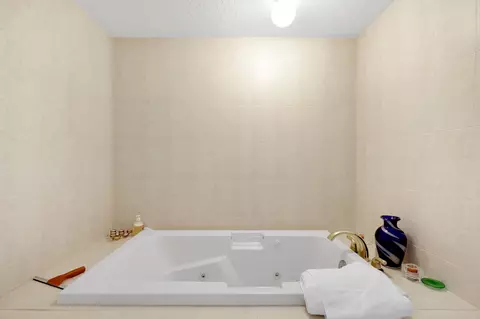 Bath - 12 Flagler Blvd UNIT A204, Saint Augustine, FL 32080 photo 3 of 4