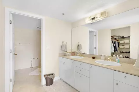 Bath - 12 Flagler Blvd UNIT A204, Saint Augustine, FL 32080 photo 2 of 4