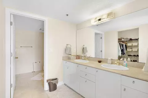 Bath - 12 Flagler Blvd UNIT A204, Saint Augustine, FL 32080 photo 2 of 4