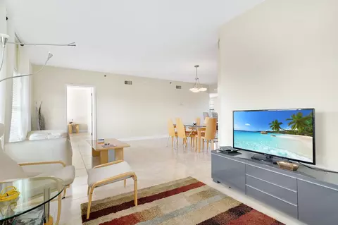 Living - 12 Flagler Blvd UNIT A204, Saint Augustine, FL 32080 photo 4 of 4