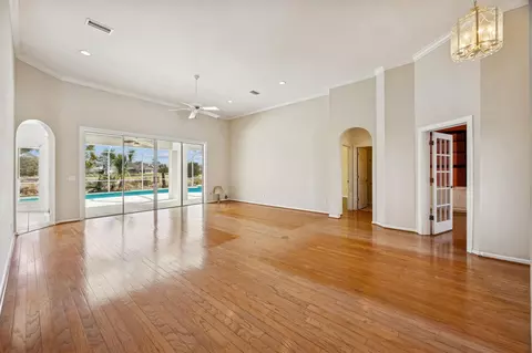 Living - 329 Marsh Point Cir, Saint Augustine, FL 32080 photo 7 of 8