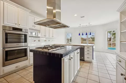 Kitchen - 329 Marsh Point Cir, Saint Augustine, FL 32080 photo 2 of 10