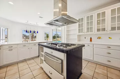 Kitchen - 329 Marsh Point Cir, Saint Augustine, FL 32080 photo 4 of 10