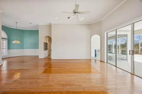 Living - 329 Marsh Point Cir, Saint Augustine, FL 32080 photo 6 of 8