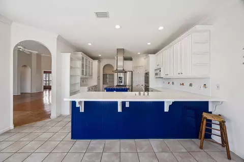 Kitchen - 329 Marsh Point Cir, Saint Augustine, FL 32080 photo 6 of 10