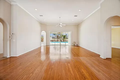 Living - 329 Marsh Point Cir, Saint Augustine, FL 32080 photo 4 of 8
