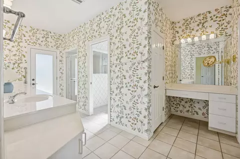 Bath - 329 Marsh Point Cir, Saint Augustine, FL 32080 photo 2 of 5