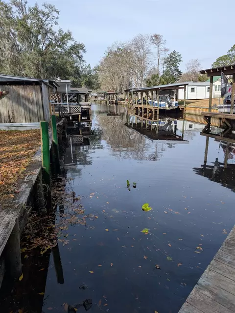 102 Edgewater Rd, Satsuma, FL 32189